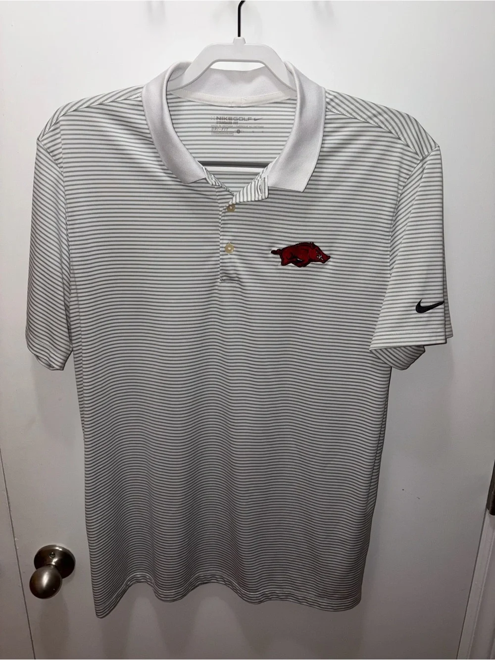 Nike Golf Men’s Arkansas Razorbacks Polo (White with Grey Stripes)